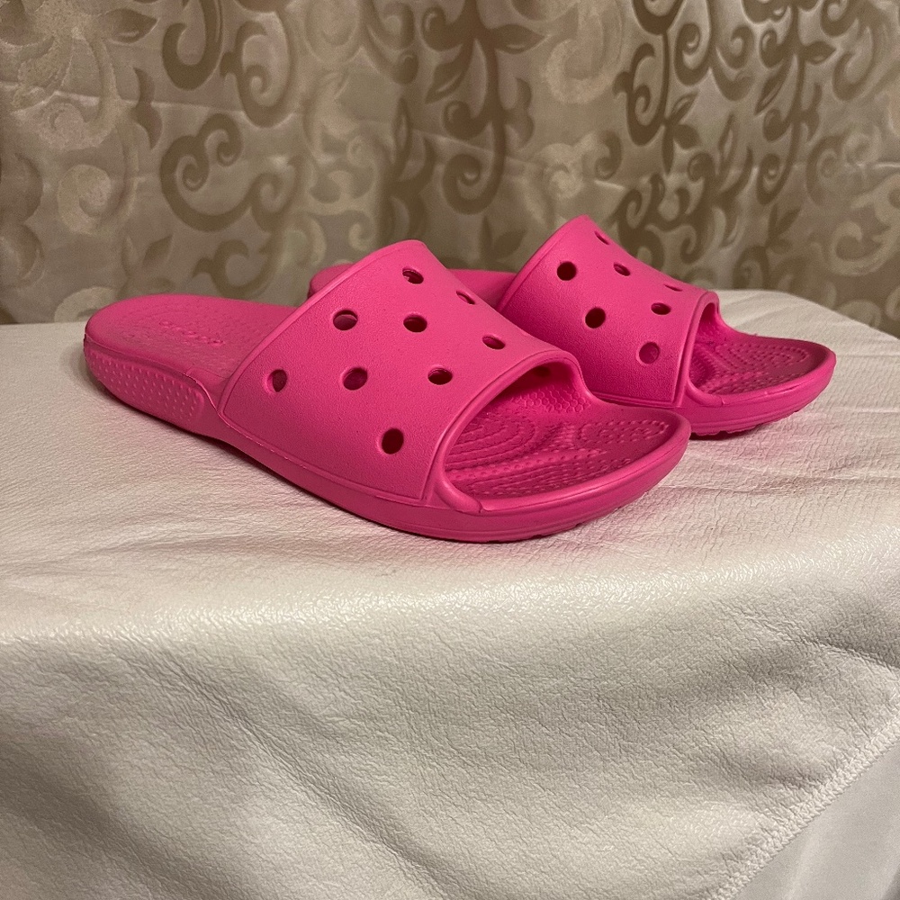 Little girl croc sandals